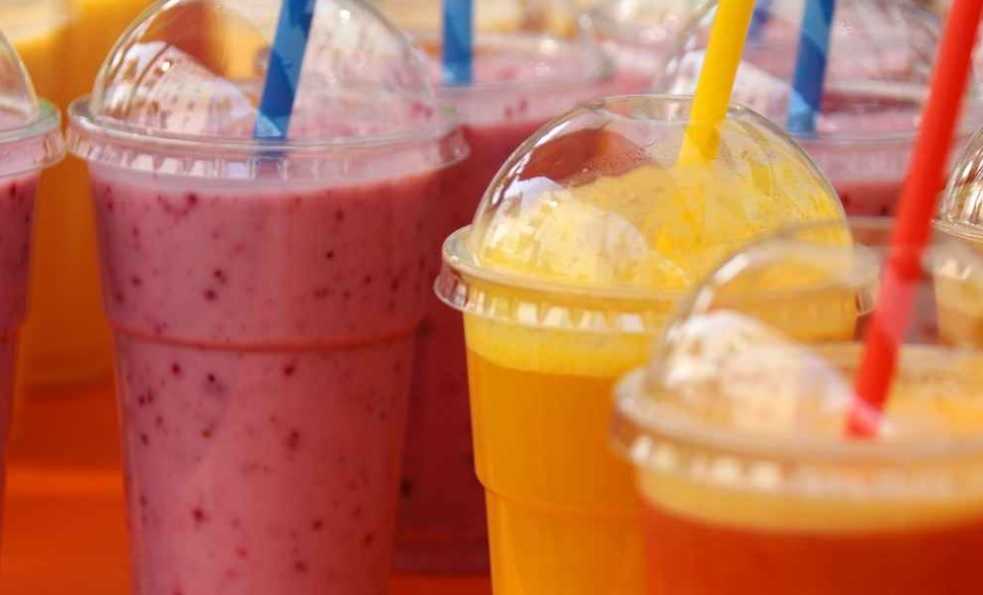 frozen smoothies and slushes from frozen drink machine